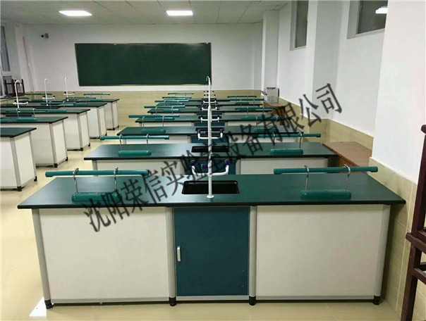 小学科学实验室